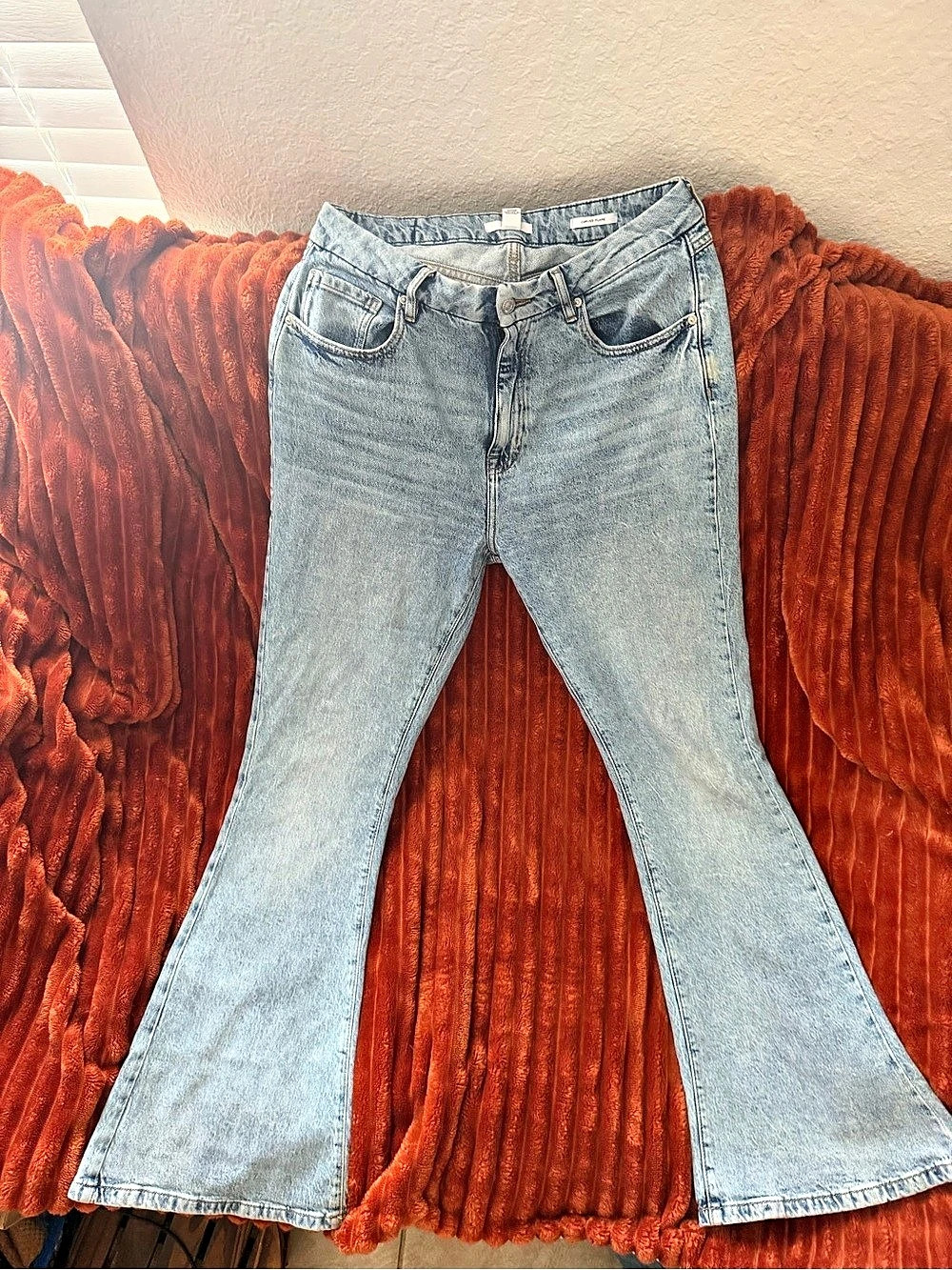 Forever 21 Curved Flare Jeans in Blue Waist 30 Like New